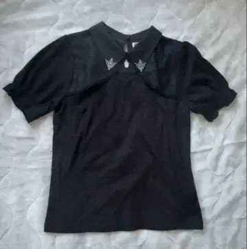 axes femme 반팔 상의 가슴 트임