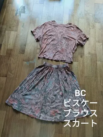 BC  봄/여름 꽃무늬 반팔 블라우스 허리밴딩 스커트 브라운
