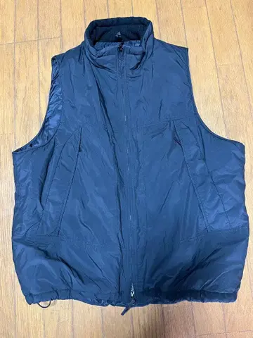 PRIMALOFT 블랙 다운 베스트 M 사이즈