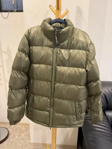 CINEMA 카키 다운 자켓 M 사이즈