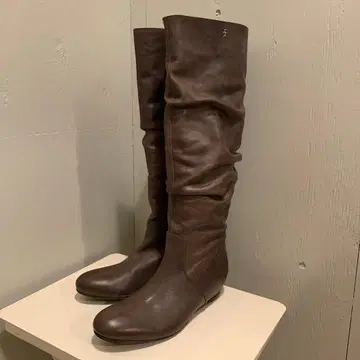 미사용 브라운 가죽 롱 부츠 슬림 핏