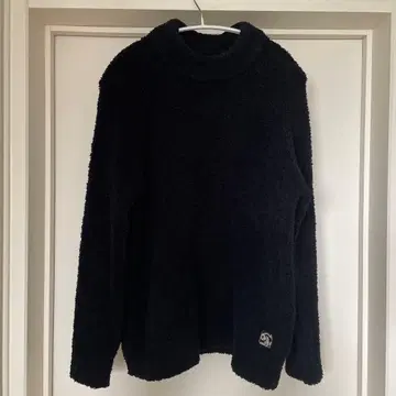 카시우에어 M 상의 트레이닝복 하이넥