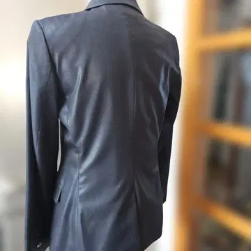 다크 블루 테일러드 자켓