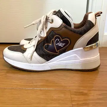 Michael Kors 인힐 힐업 스니커즈