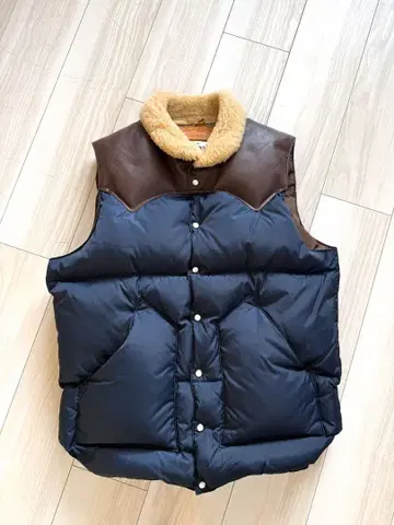 록키 마운틴 페더베드 다운 베스트 40 네이비 무스탕 옷깃 소가죽