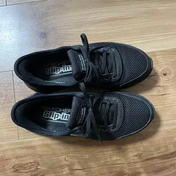 SKECHERS Slip-ins 블랙 스니커즈