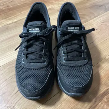 SKECHERS Slip-ins 블랙 스니커즈