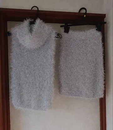 리엔다 샤기 니트 셋업