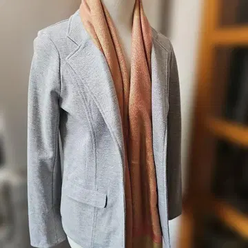 그레이 테일러드 자켓 맨투맨 소재