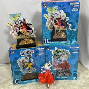 3체 제일복권 원피스 대해적백경 피규어 묶음 판매 루피 로 야마토