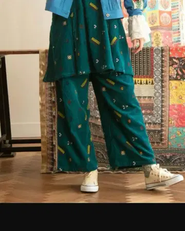 차이하네 자르티 팬츠