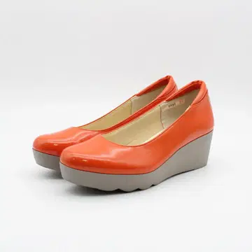 힐스아베뉴 천연 가죽 웨지 펌프스(22.5cm) 새상품급