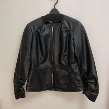 ZARA 블랙 가죽 자켓 M 사이즈
