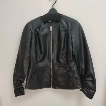ZARA 블랙 가죽 자켓 M 사이즈
