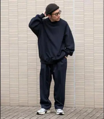 SUPER WIDE SWEAT CREWNECK