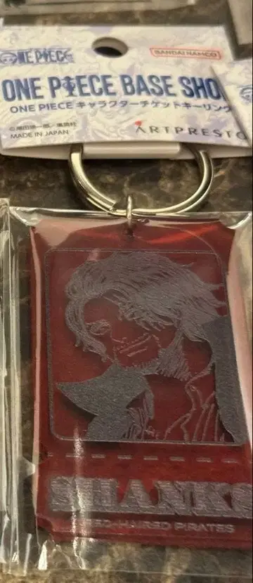 샹크스 ONE PIECE BASE 티켓 키링