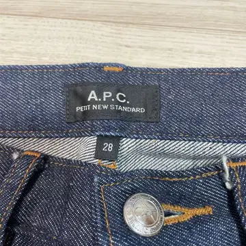 A.P.C. PETIT NEW STANDARD 스트레이트 데님 28