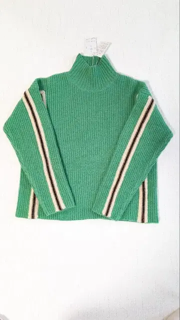 LUCA 루카 모크넥 라인 니트 스웨터 그린