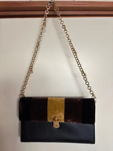 로베르타 체인 숄더백