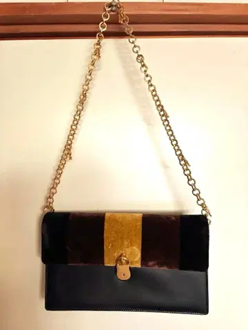 로베르타 체인 숄더백