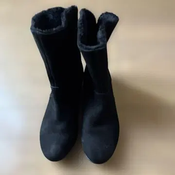 미사용에 가까운 블랙 스웨이드 숏부츠