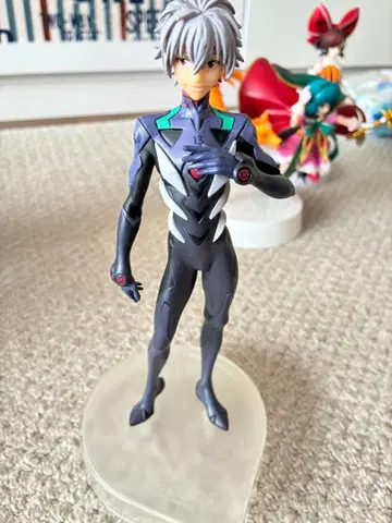 에반게리온 나기사 카오루 피규어
