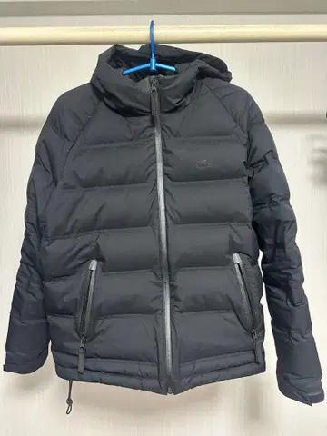 새상품급! LACOSTE 블랙 다운 자켓 M 사이즈 후드 부착