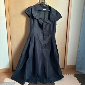 Foxey 블랙 원피스