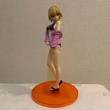 패니 나이츠 1/8 스케일 피규어