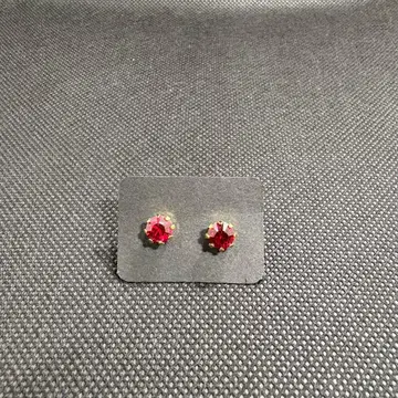 빨간색 크리스탈 스터드 귀걸이