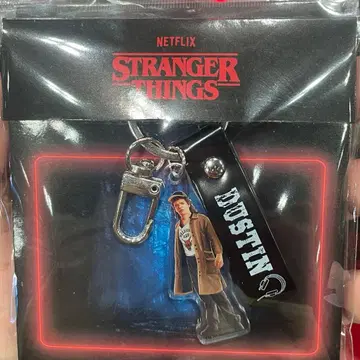 코믹콘 한정판 스트릿 싱어 아크릴 키링 더스틴