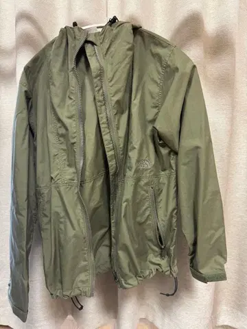 올리브 그린 마운틴 파카