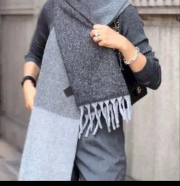 유니클로 시 수플레얀 톨 그레이