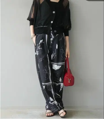 lumier 뤼미에 페인트 패턴 턱 팬츠 블랙 블랙 컬러