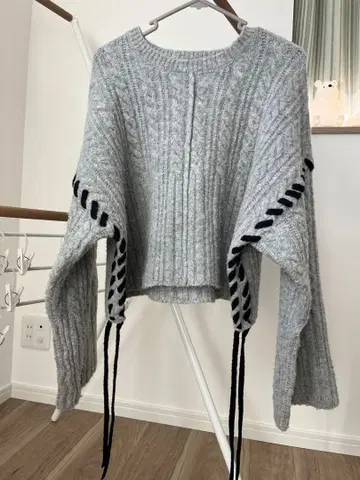 열쇠뜨기 니트 그레이