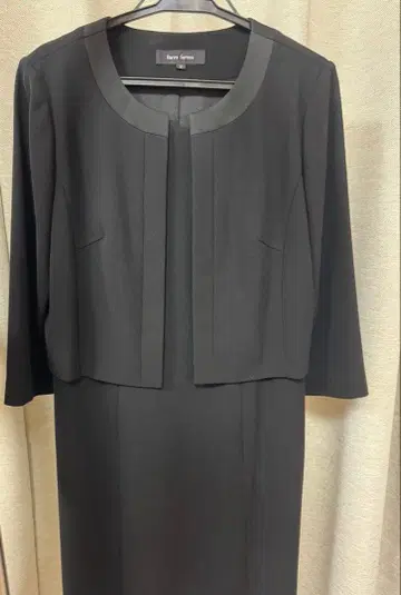 블랙 자켓 포함 원피스