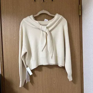 FRAY I.D 리본 포함 아이보리 크롭 니트