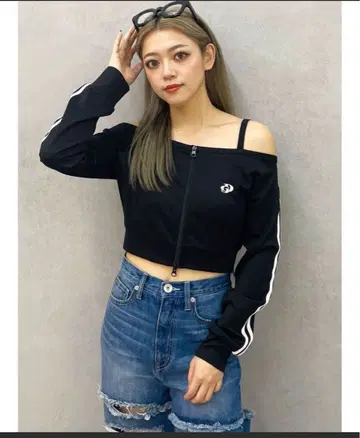 GYDA GD 트랙 2 라인 오프숄더 상의