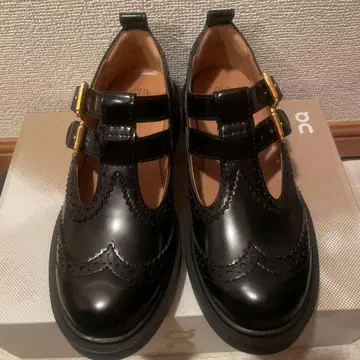 ZARA 37인치 블랙 가죽 통굽 스트랩 신발