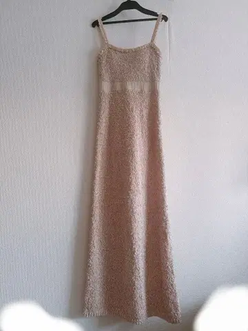 스나이델 홈 패드 부착 트위드 니트 원피스