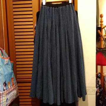 새상품 플레어 스커트 다크 블루 변형 체크 무늬