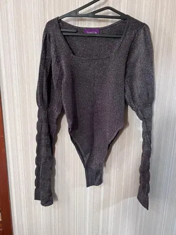 다크 그레이 라메 믹스 바디수트