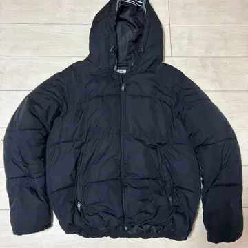 블랙 후드 부착 다운 자켓