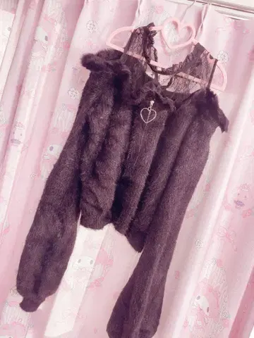 mars 어깨 트임 샤기 니트탑 블랙