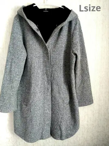 후드 부착 그레이 계열 캐주얼 코트