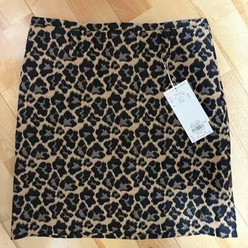[택 포함 새상품] Mila owen 더블 허리 레오파드 스커트