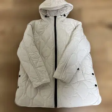 ZARA 화이트 퀼팅 자켓 후드 부착