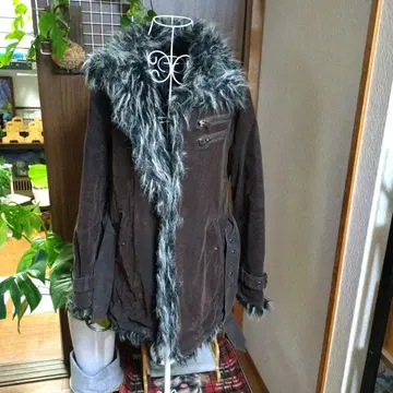 다크 브라운 퍼 자켓