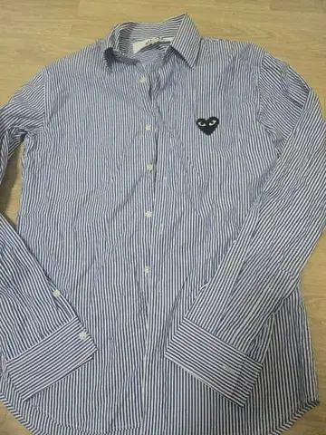 스트라이프 긴팔 셔츠 자수 로고 포함