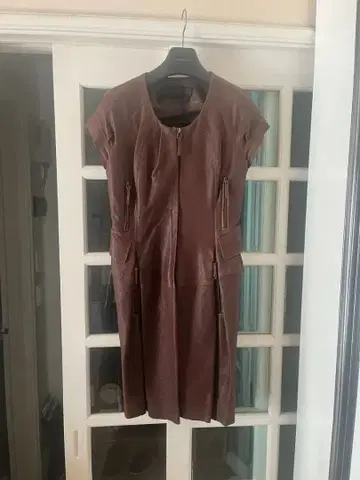 브라운 슬리브리스 원피스